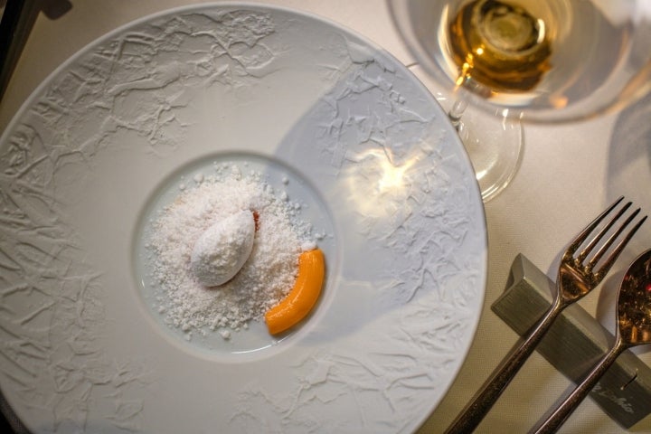 Escabeche de zanahorias, coco y pimiento rojo.