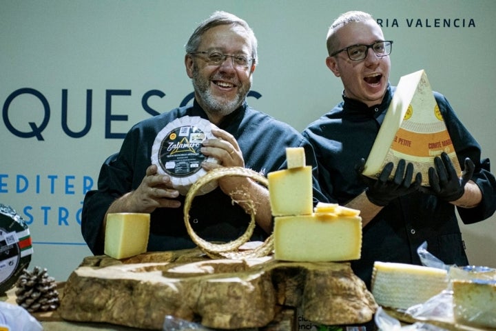 Charcuval y Andrés García queso