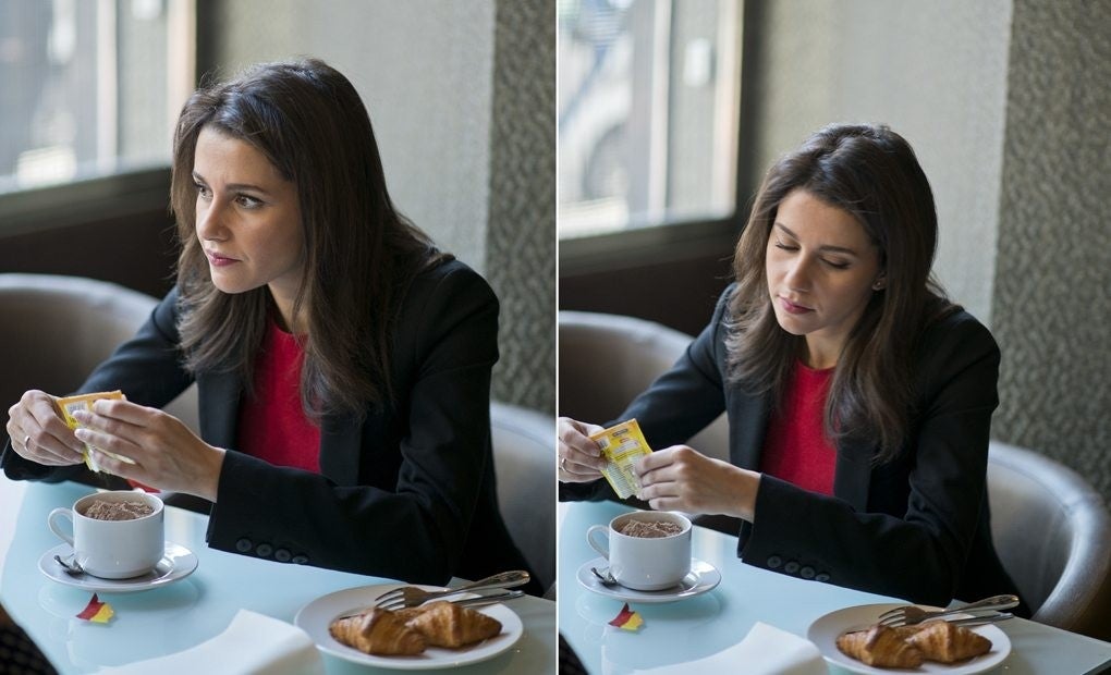 Inés Arrimadas y su cola cao.