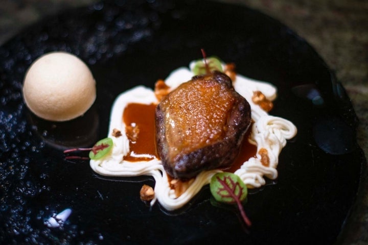 Restaurante 'A Barra': pechuga de pichón con Butter Pichon Massala y anacardos caramelizados