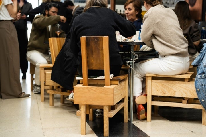 Para las sillas se ha utilizado madera de ‘Sintala Design’.