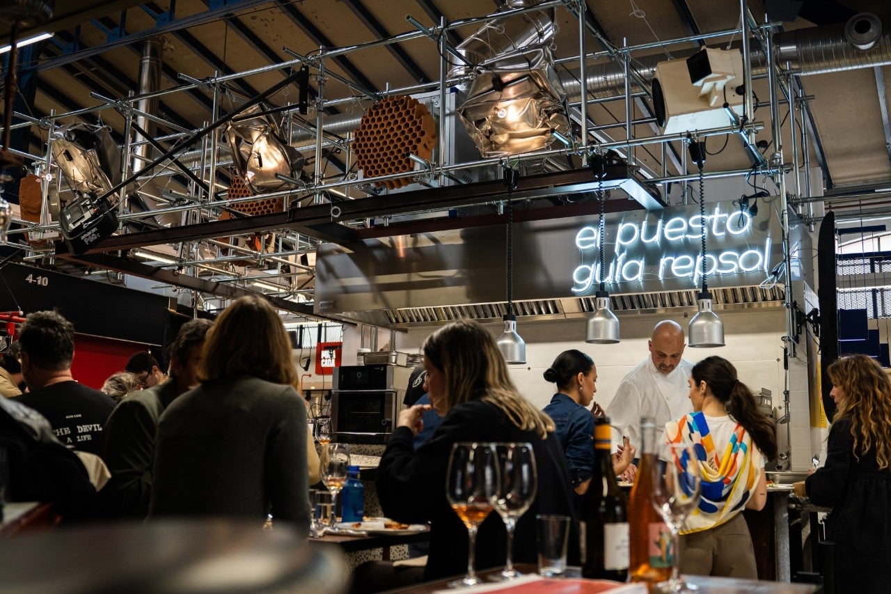 El cocinero Javier Goya en el Puesto de Guía Repsol.
