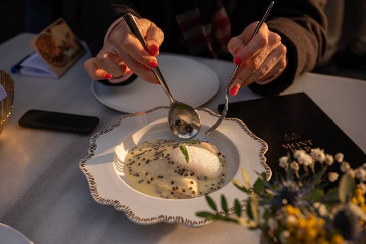 La sugerente raya a la beurre blanc de caviar.
