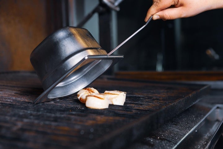 No hay pescado, carne o verdura que se le resista.