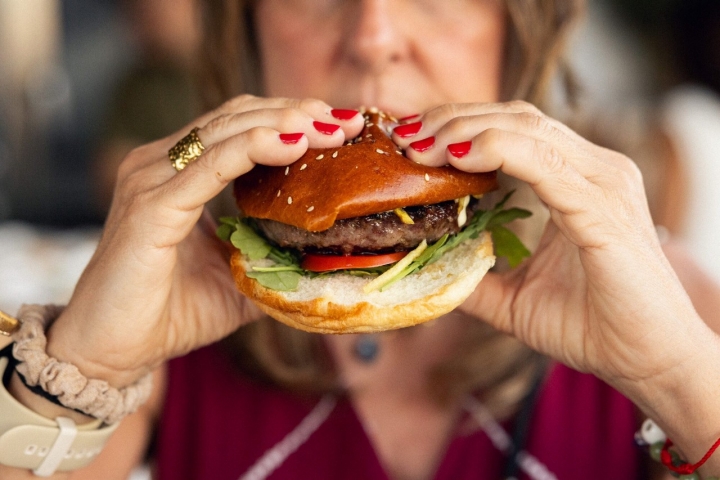 Pepe Solla ofrece una hamburguesa de 10.