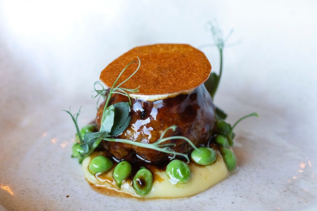 Un bistró mediterráneo con mucho sabor Un bistró mediterráneo con mucho sabor