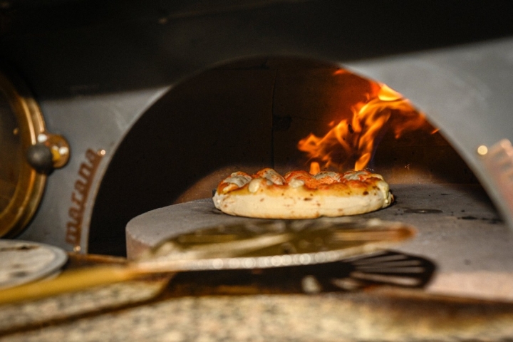 En apenas dos minutos en el horno, las originales creaciones de Oura están listas para comer.