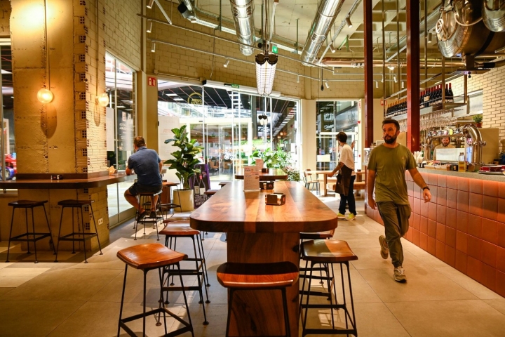 Oura tiene su casa dentro de El Dieciocho, un espacio gastronómico en Área Central con distintas propuestas independientes.