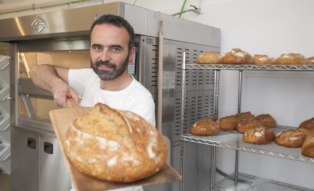 David, un artesano "renacentista", ahora reconvertido en panadero en 'El Cenador de Amós'.