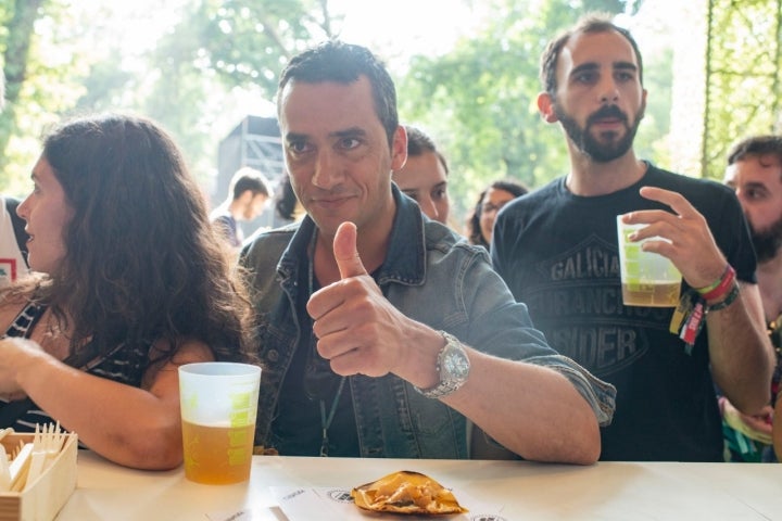 Este año el chef gallego Yayo Daporta no cocinaba. Disfrutaba al otro lado de la barra de las tapas de sus compañeros.