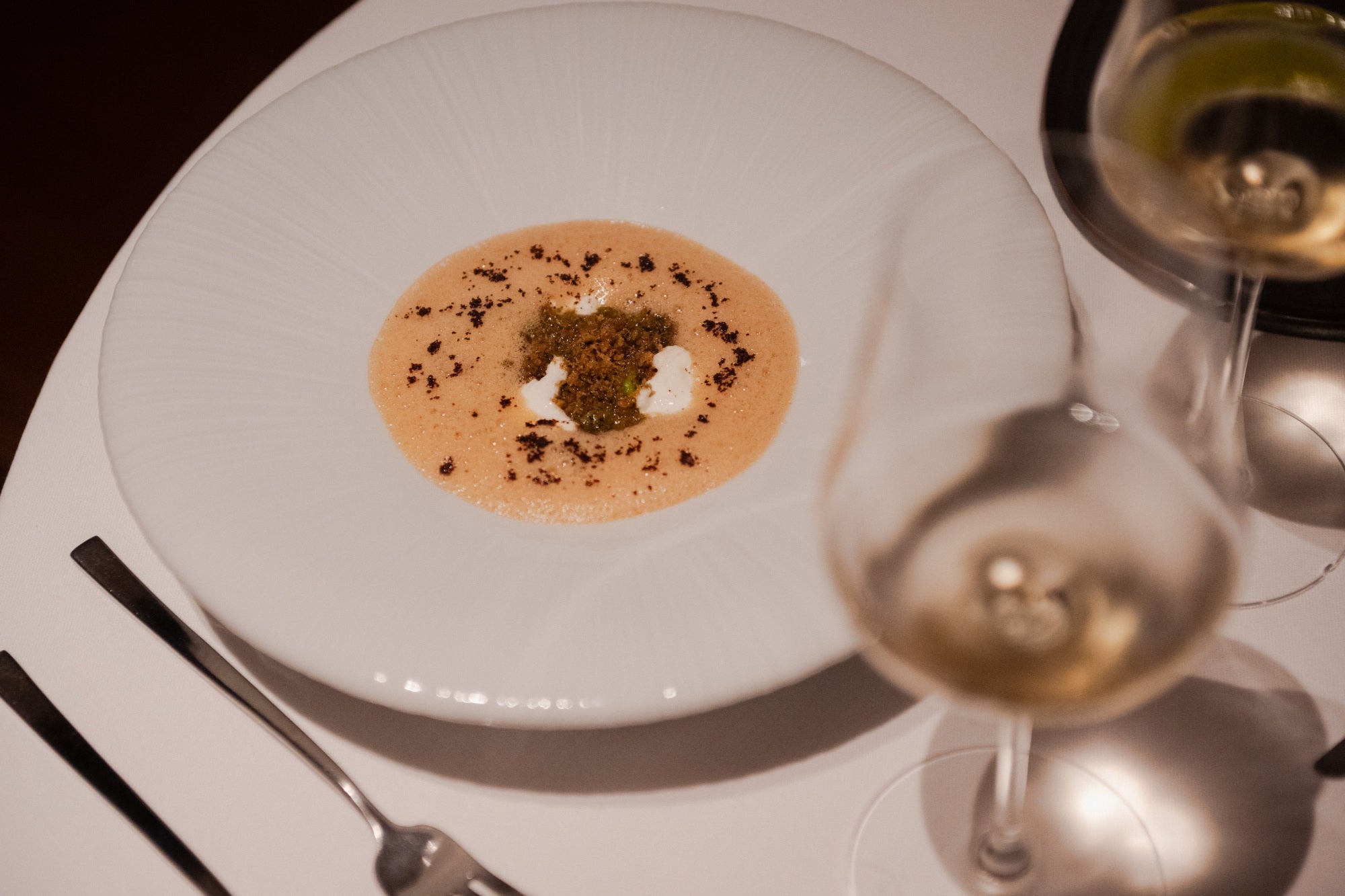 Habas con velouté de café.