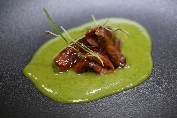 Carnero verde y emulsión de hierbas. Foto: David López.