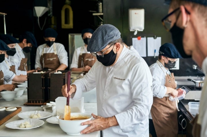 Repsol y Cenador de Amós: Jesús Sánchez en la cocina de 'Cenador de Amós'