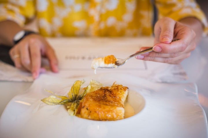 Torrijas caramelizada, el postre estrella.