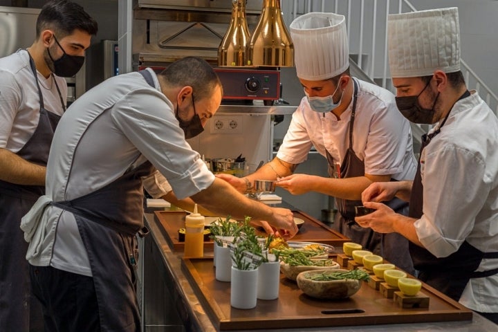 Restaurante 'Alejandro Serrano' (Burgos): equipo de cocina