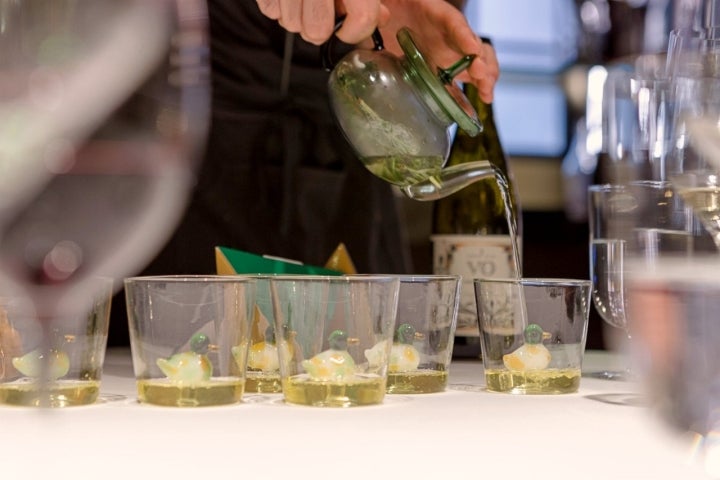 Restaurante 'Alejandro Serrano' (Burgos): infusión fría de agua de tomate, romero y tomillo