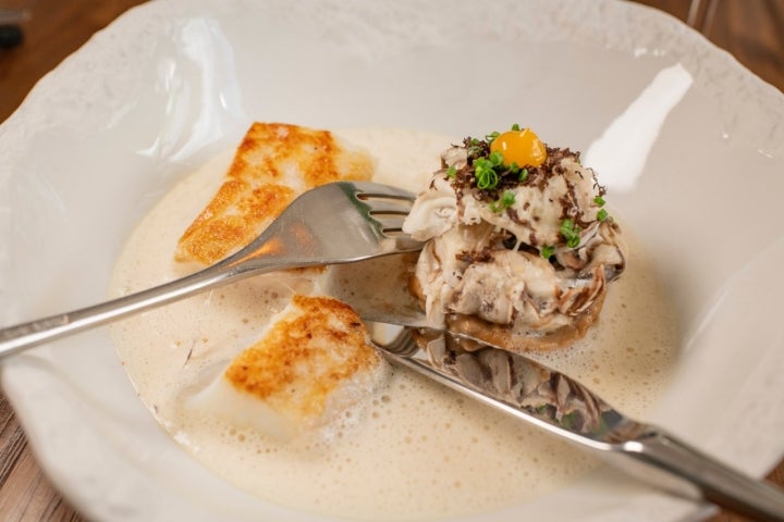 Plato de bacalao con setas del restaurante Allégorie