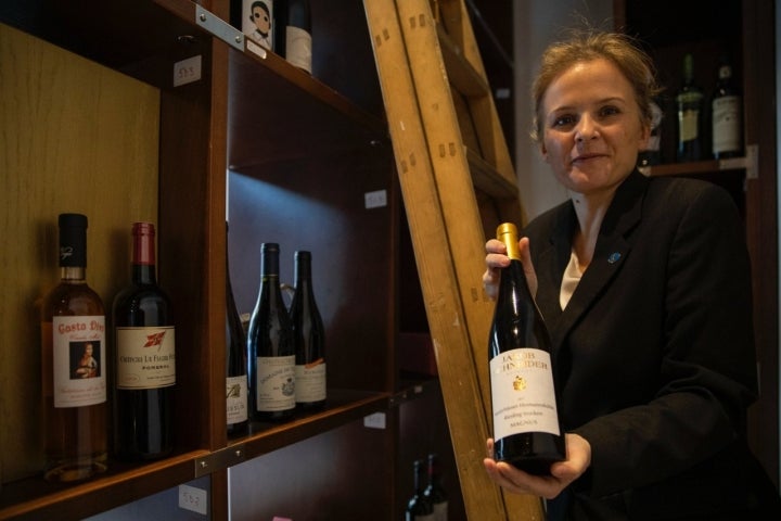 Restaurante 'Apicius' (Valencia): Yvonne Arcidiacono en la bodega