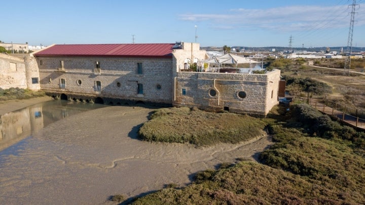 El antiguo molino harinero ocupa hoy el restaurante.