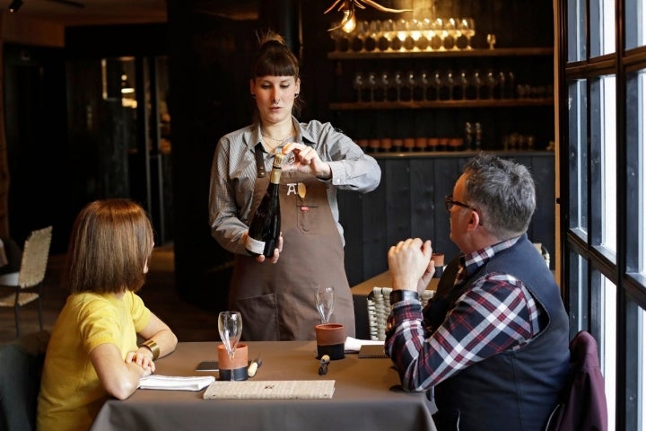 Aunque la atención va a la comida, 'Arrea!' cuenta con una carta de vinos suficientemente variada.