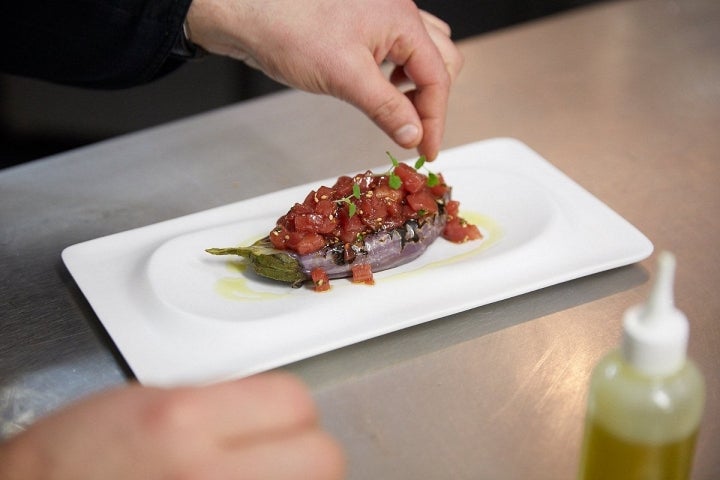 Tartar de atún y berenjena.