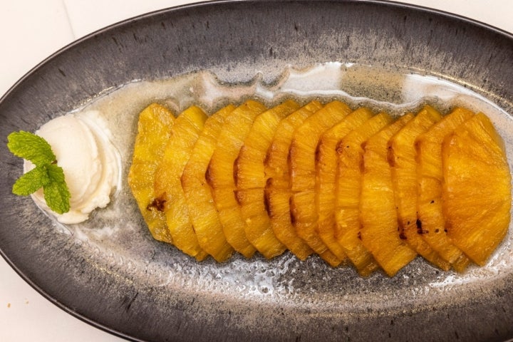 Piña asada