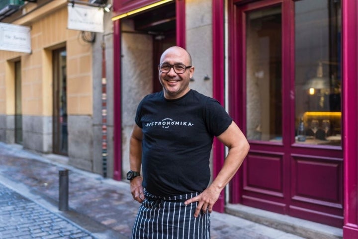 Este viejo conocido de la gastronomía clásica madrileña ha convertido su 'bistró' en un lugar de paso obligado.