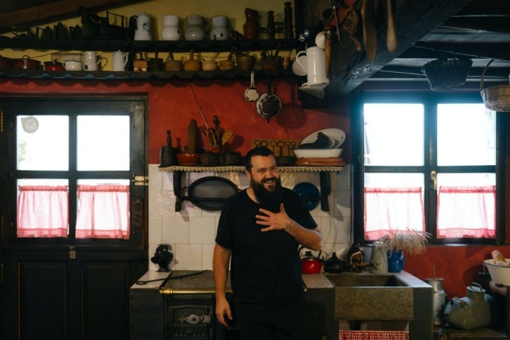 Xermán Álvarez, jefe de sala y copropietario del restaurante Ca'l Xabú (Asturias).