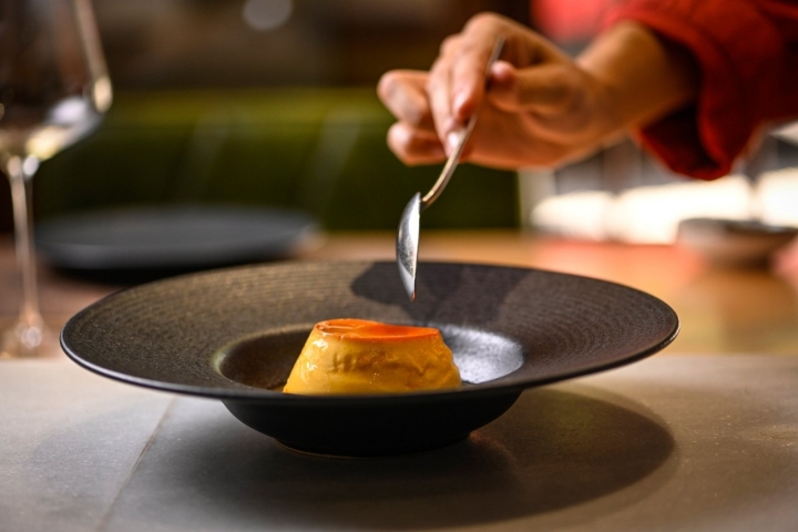 Postre de flan del restaurante CaMucha (Vigo, Pontevedra).