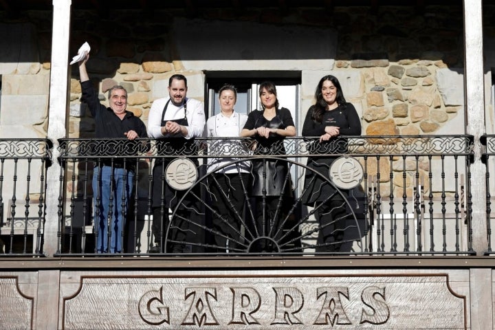 'Casa Garras' es la historia de una famillia.