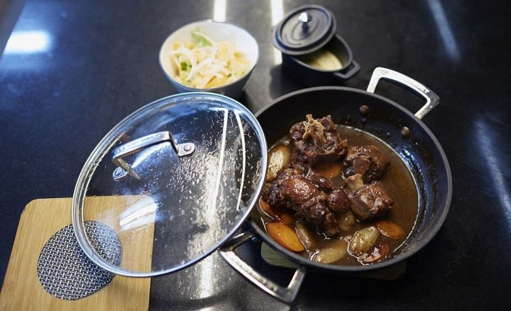 Rabo de toro, uno de los platos estrella de Casa Leopoldo