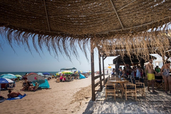 En verano, el restaurante abre el 'Lounge', perfecto para comer en la playa.