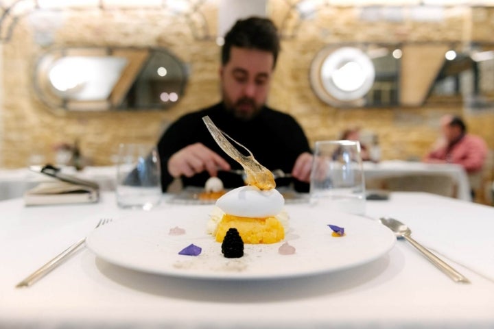 Lichis, frambuesa y melocotón. Uno de los postres