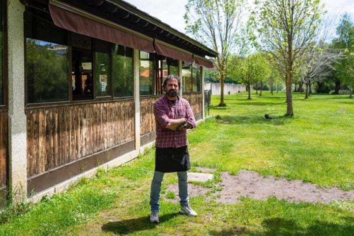 El chiringuito del río (Sanabria): Javi, el propietario