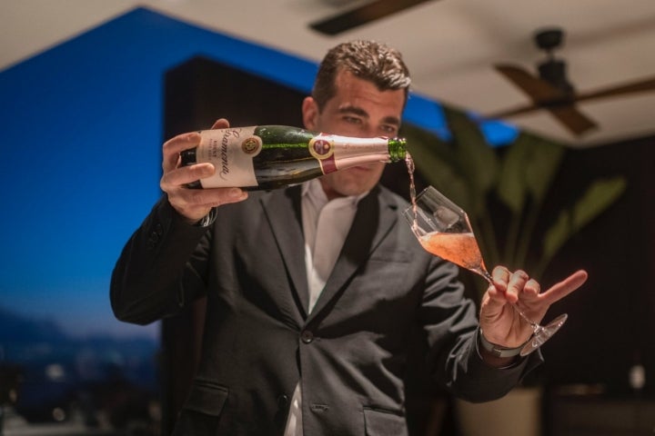 Emilio Tortosa, sumiller del restaurante Cráter (Tenerife).