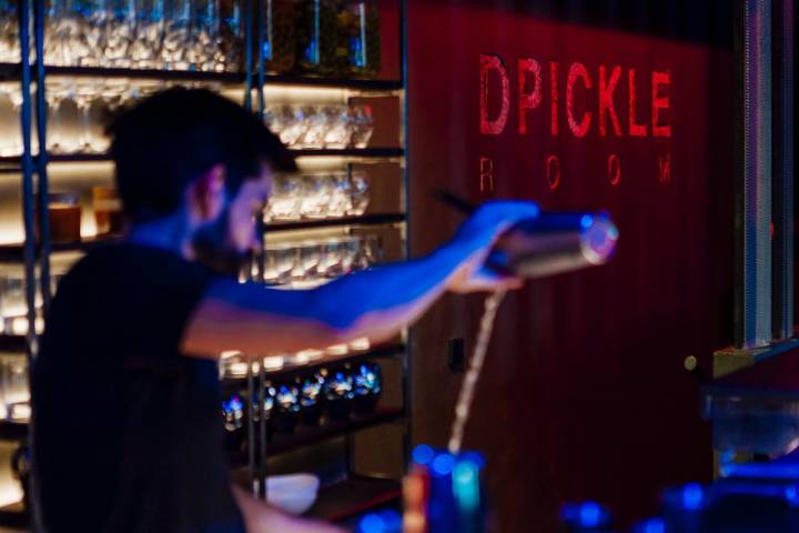Restaurante 'Dspeakeasy': coctelería 'DPICKLE ROOM'