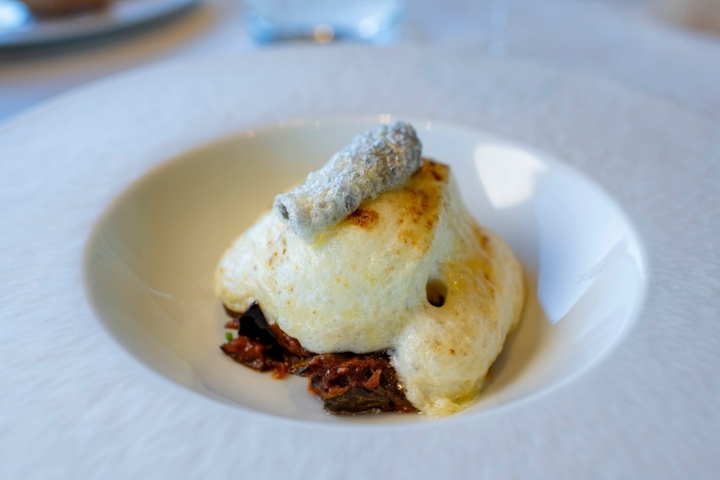 Plato de bacalao en samfaina del restaurante Fontané de los hermanos Roca.