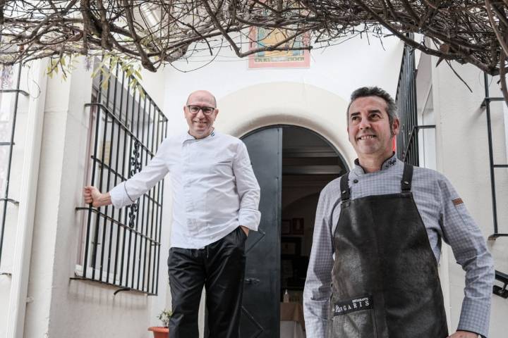 Javier y Ángel llevan casi dos décadas haciendo de 'Lugaris' un sitio especial en Badajoz.