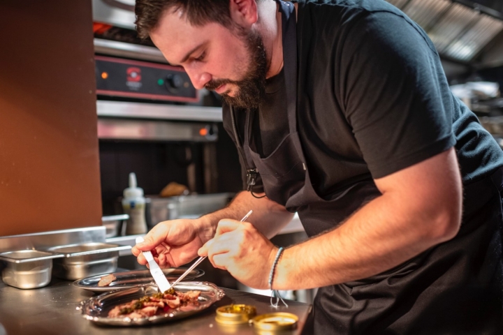 Álvaro dejó Chispa para ponerse al frente de la cocina del nuevo restaurante.
