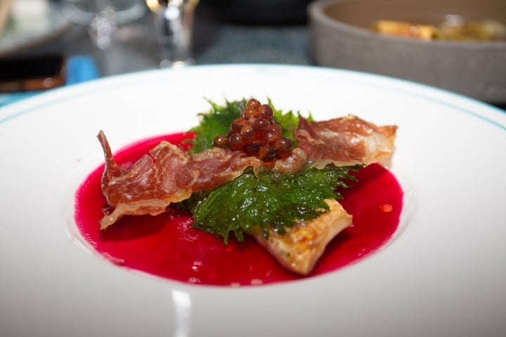 Restaurante 'Molo47' (Formentera): lubina con shiso y jamón serrano