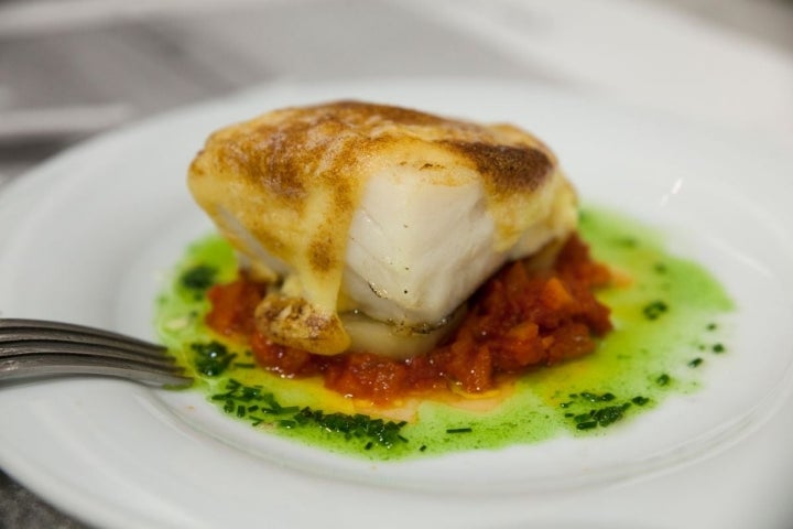 Bacalao gratinado con alioli, un clásico que bordan.