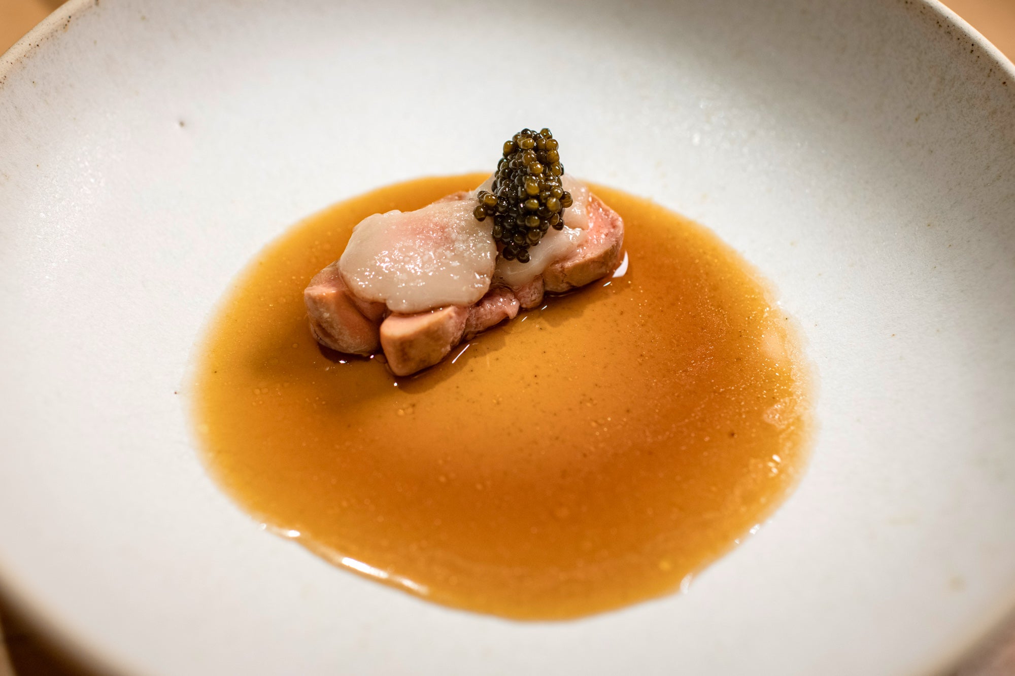 Potaje de garbanzos: foie, tuétano y caviar