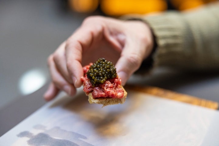 tartar con caviar en nublo