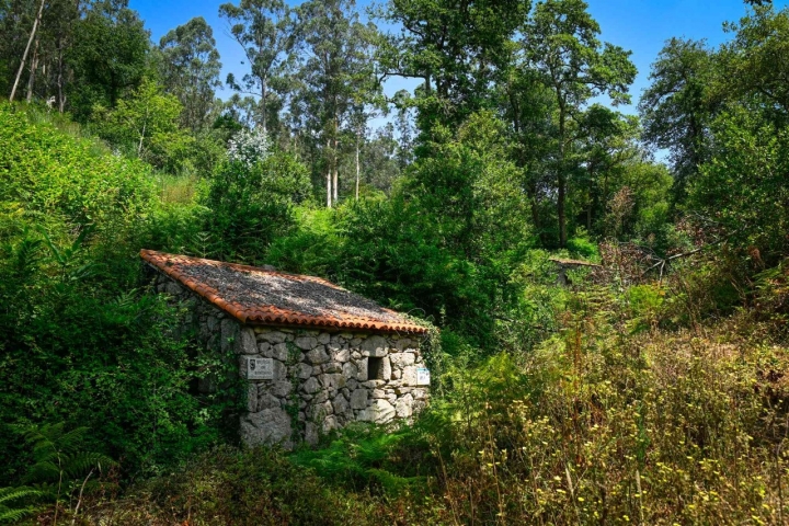 A lo largo de la Ruta de los Muiños se descubren joyas de la arquitectura popular gallega.