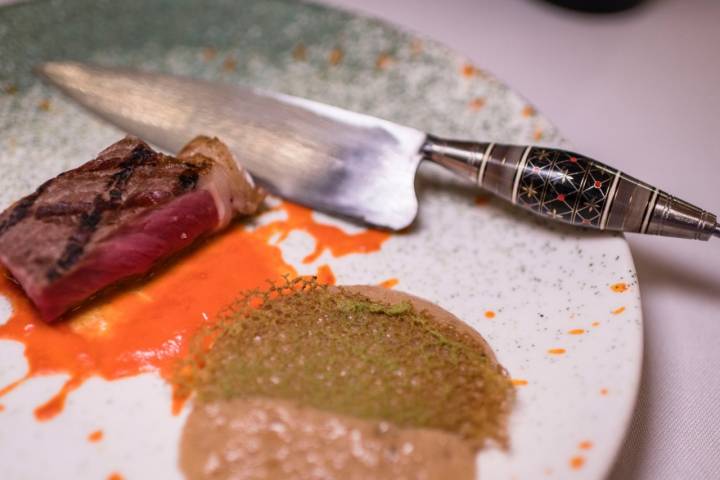 Carne y cuchillo artesanal en 'Origen' de Las Palmas de Gran Canaria