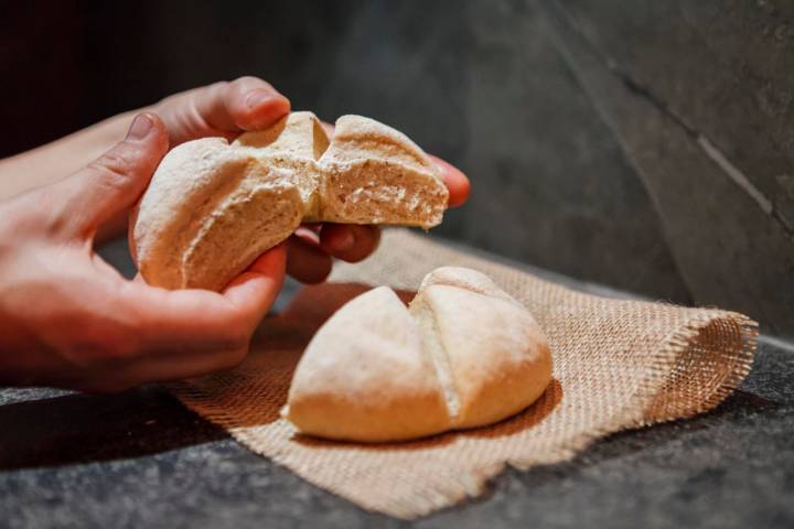 El pan, uno de los pases más emotivos del menú para Mauro.