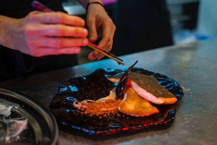 Restaurante 'Quimera' (Formentera): montaje del plato de pescado