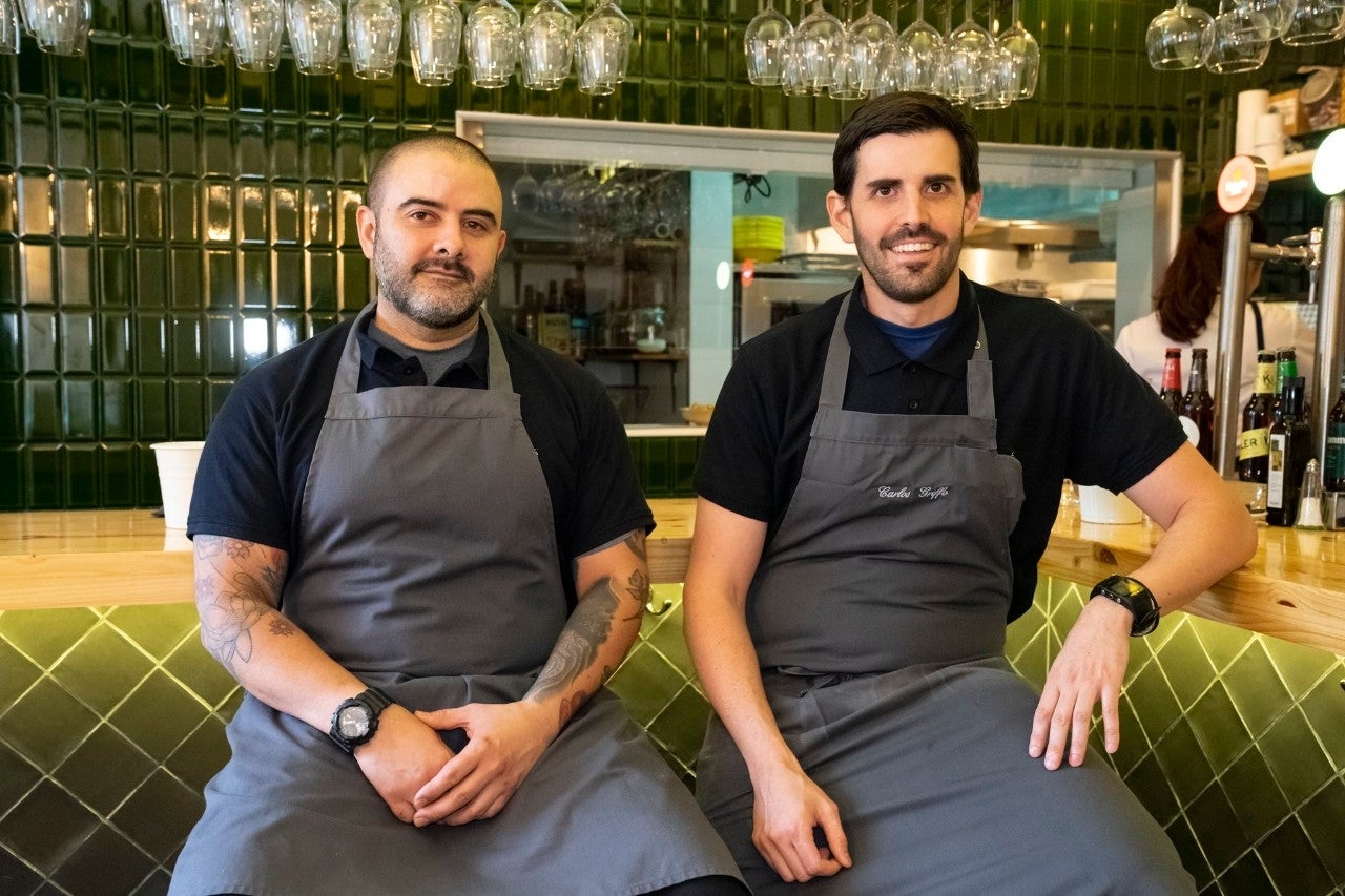 Un quinqué para iluminar la cocina clásica