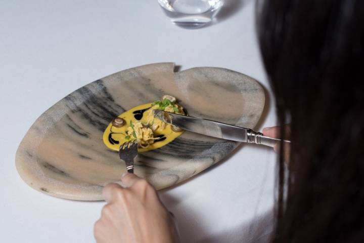 Restaurante Refectorio: perdiz en escabeche de foie, espejo de aceituna negra y shimeji