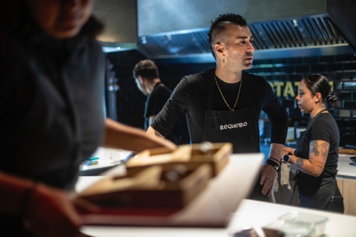 El cocinero asturiano de 41 años, en cocina.